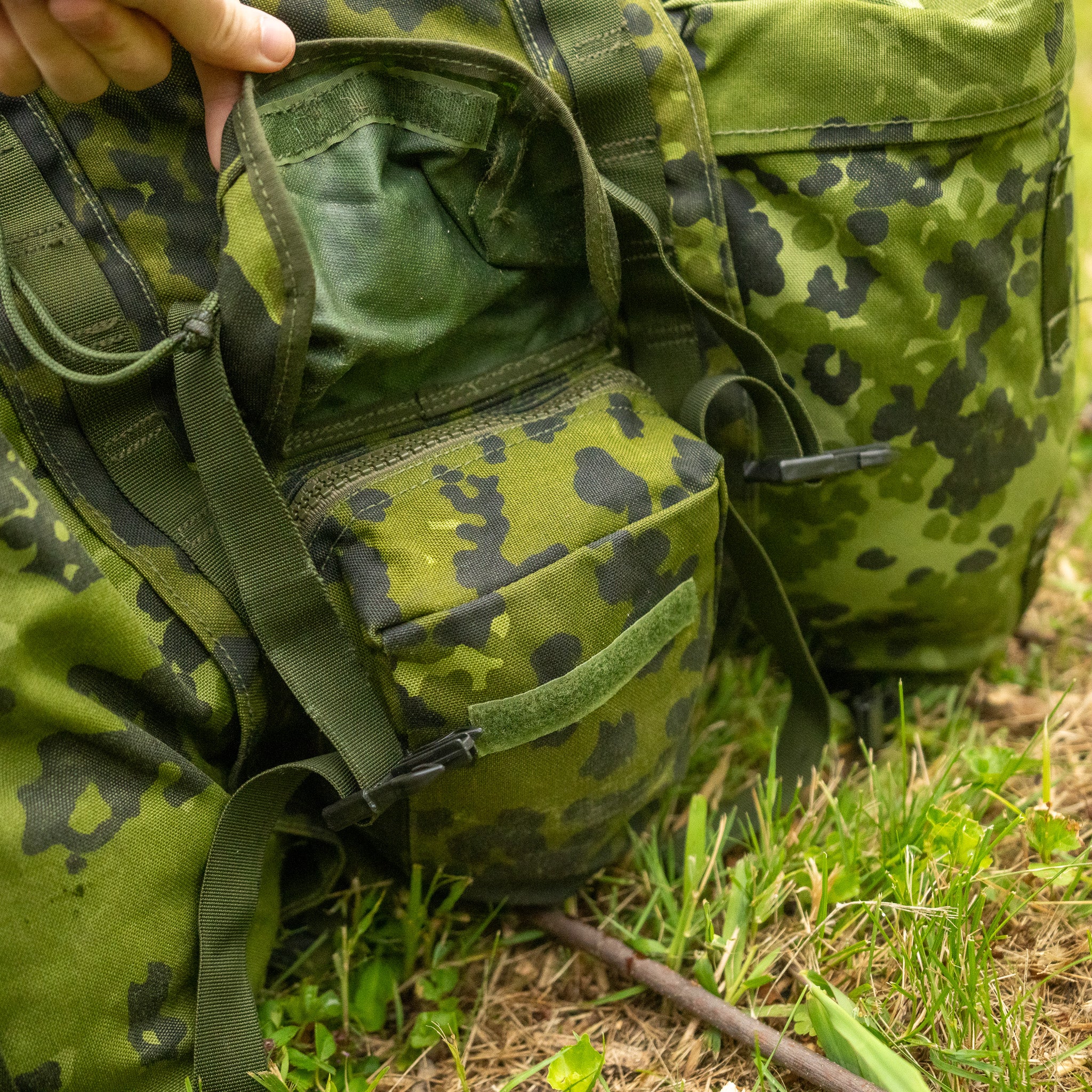 Issued Danish m/84 90L Rucksack W/Side bags