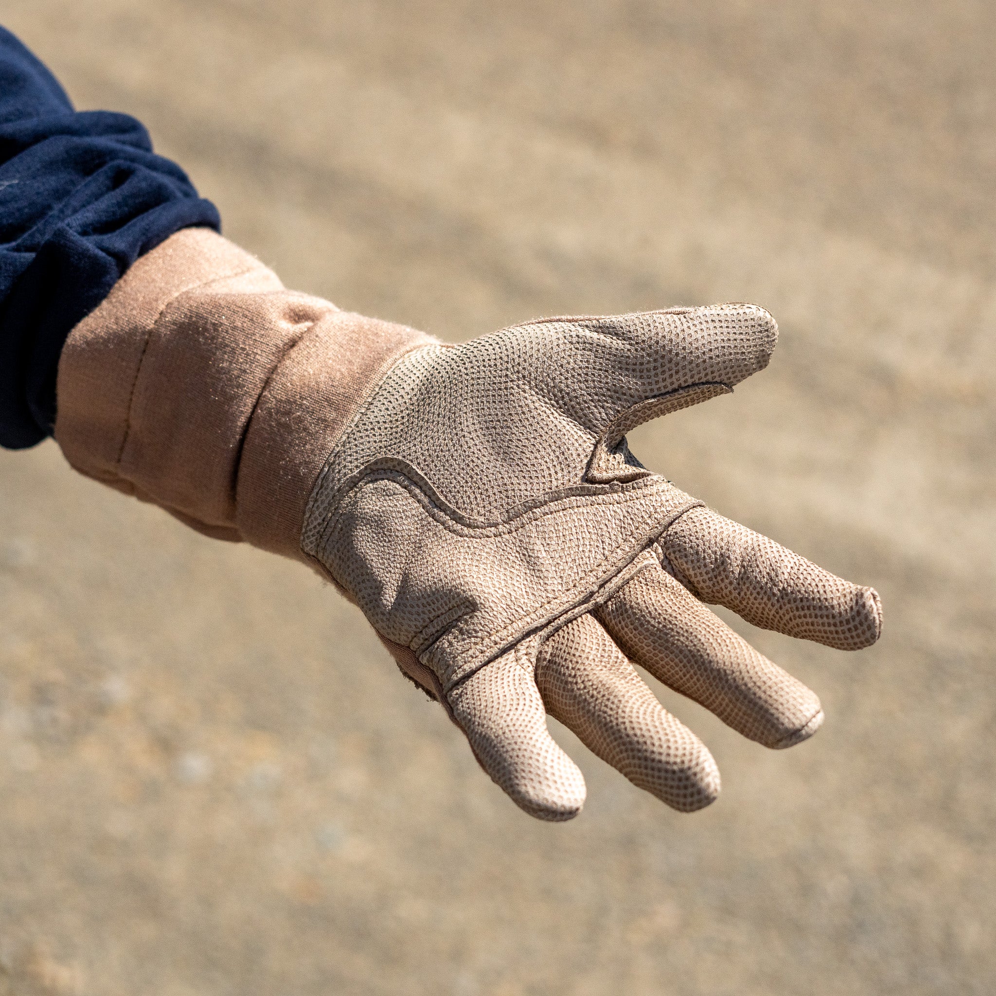 Unissued USMC Coyote Brown Nomex FROG Combat Gloves
