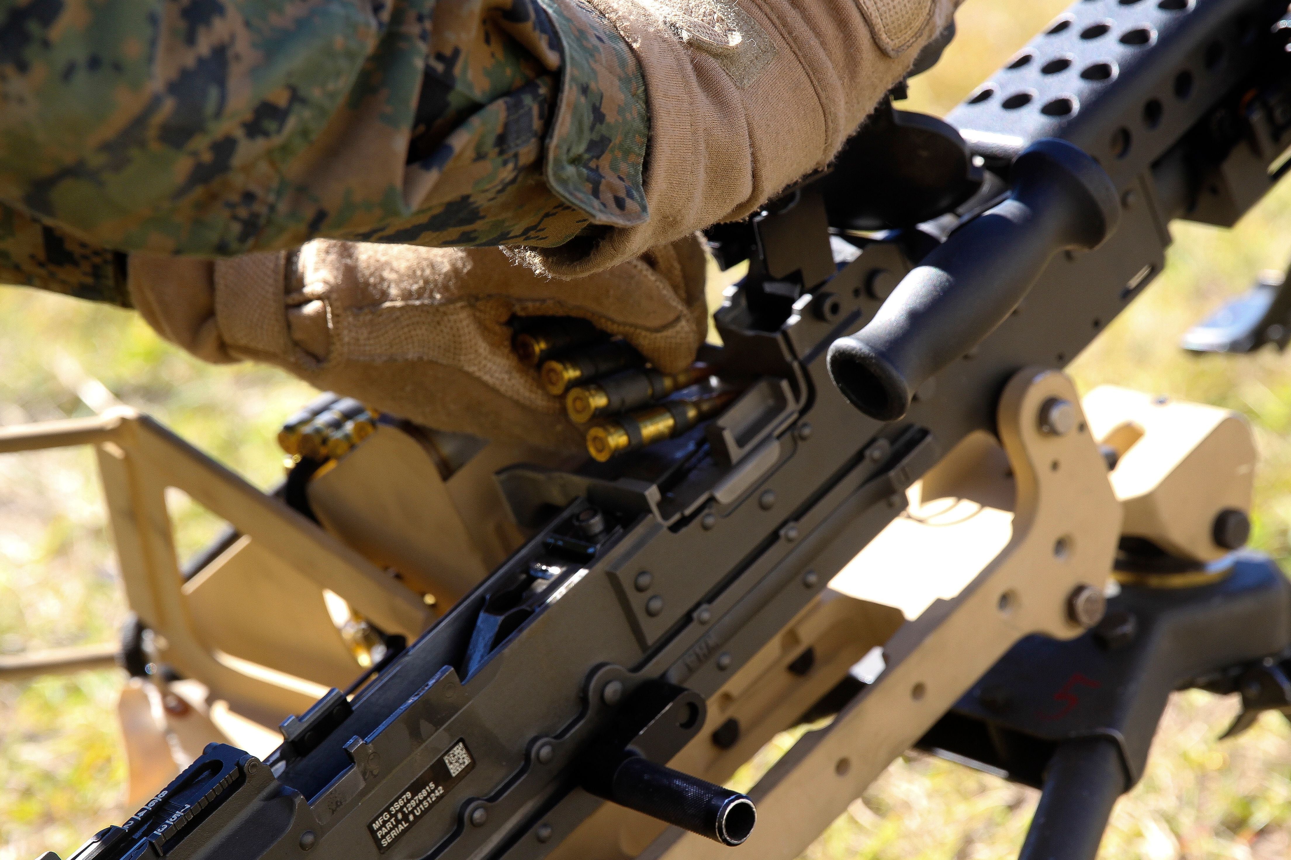 Unissued USMC Coyote Brown Nomex FROG Combat Gloves