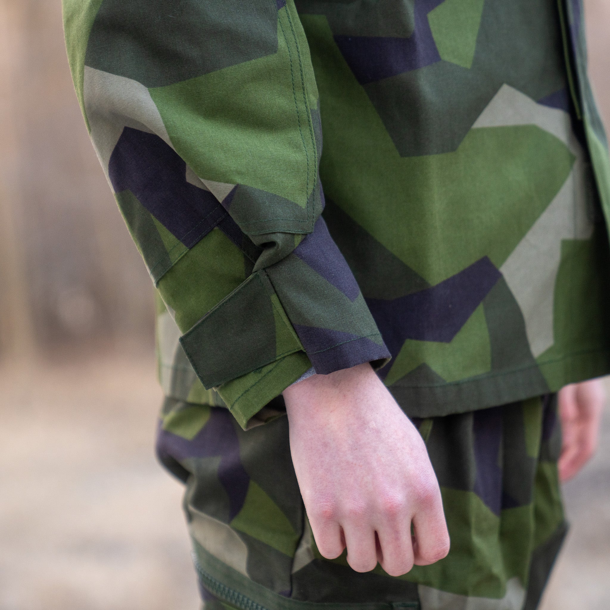 Unissued Swedish M/90L Field Shirt