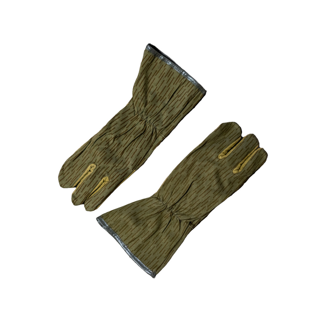 Unissued East German Strichtarn Winter Gloves