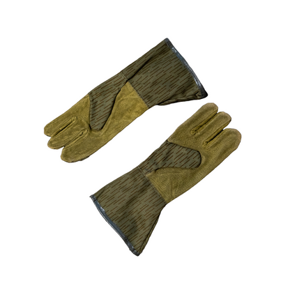 Unissued East German Strichtarn Winter Gloves