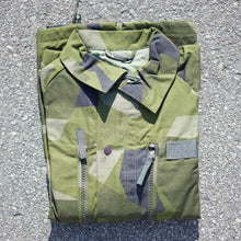 Load image into Gallery viewer, Commercial Swedish M90 Woodland Field Jacket
